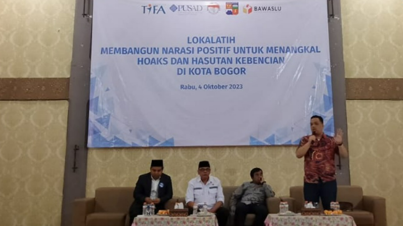 Koordiv. PP dan Datin Bawaslu Kota Bogor Mengajak Peserta Untuk Memproduksi Narasi Positif Untuk Menangkal Hoaks Menjelang Pemilu 2024