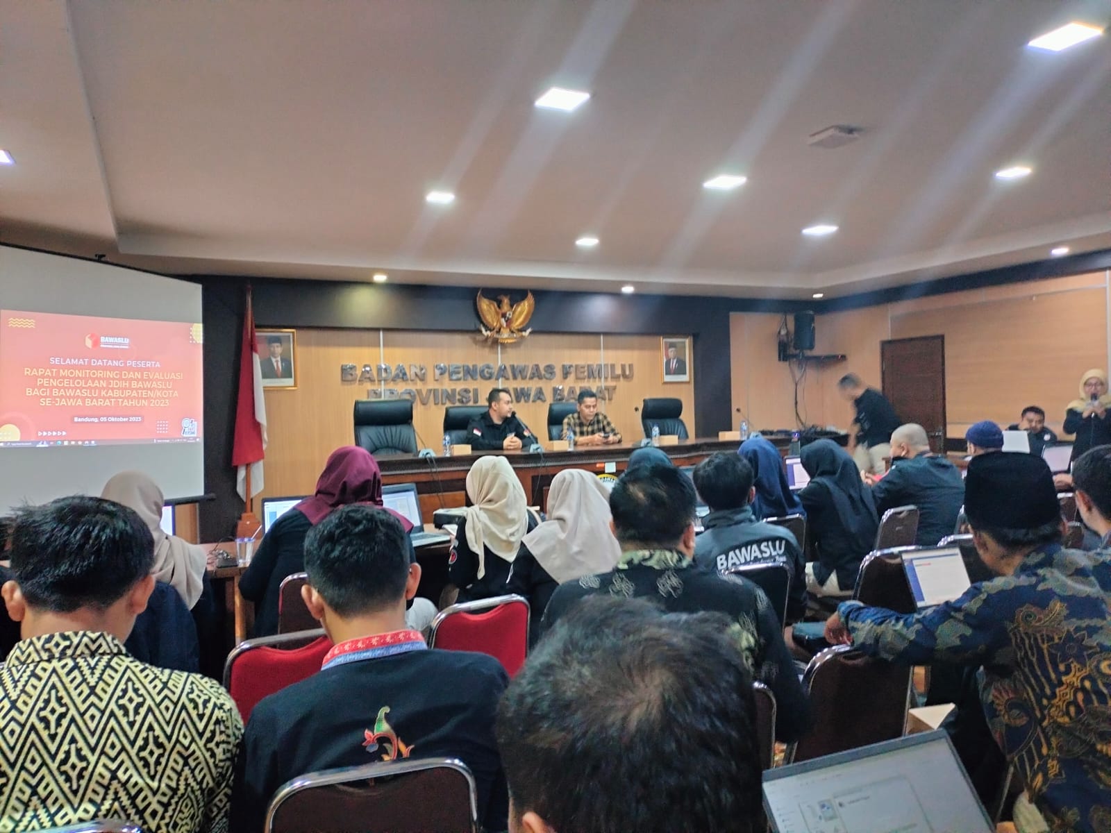 Meningkatkan Tata Kelola JDIH : Bawaslu Kota Bogor Ikuti Kegiatan Monitoring dan Evaluasi JDIH