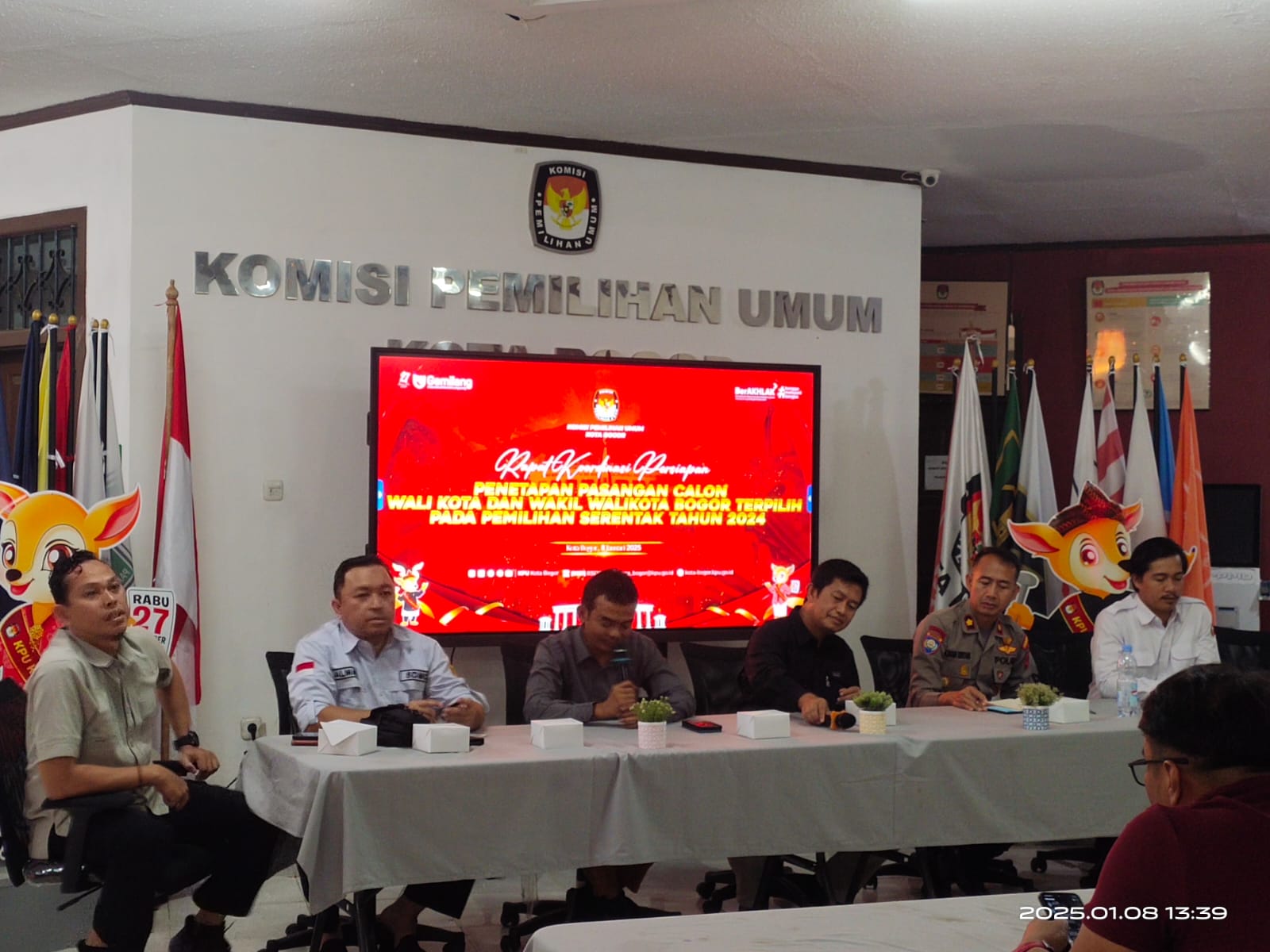 Ketua dan Anggota Bawaslu Kota Bogor, Herdiyatna dan Salman Alfarisi Hadiri Kegiatan Rapat Koordinasi Persiapan Pelaksanaan Kegiatan Penetapan Pasangan Calon Walikota dan Wakil Walikota Bogor Terpilih