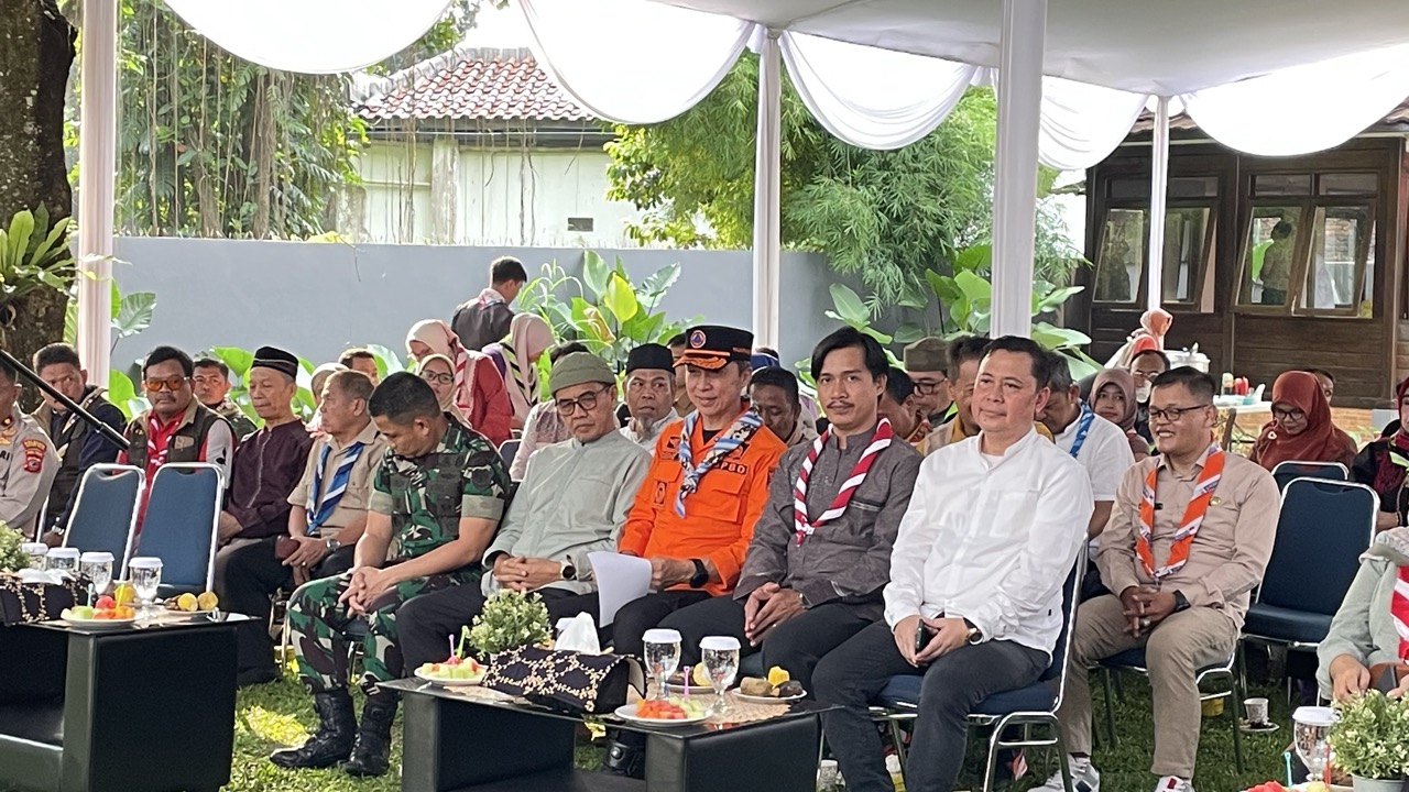 Ketua Bawaslu Kota Bogor, Herdiyatna Hadiri Kegiatan Silaturahmi dan Bincang Hangat Bersama Ketua Kwarcab Kota Bogor Sekaligus Walikota Bogor, Dedie A. Rachim