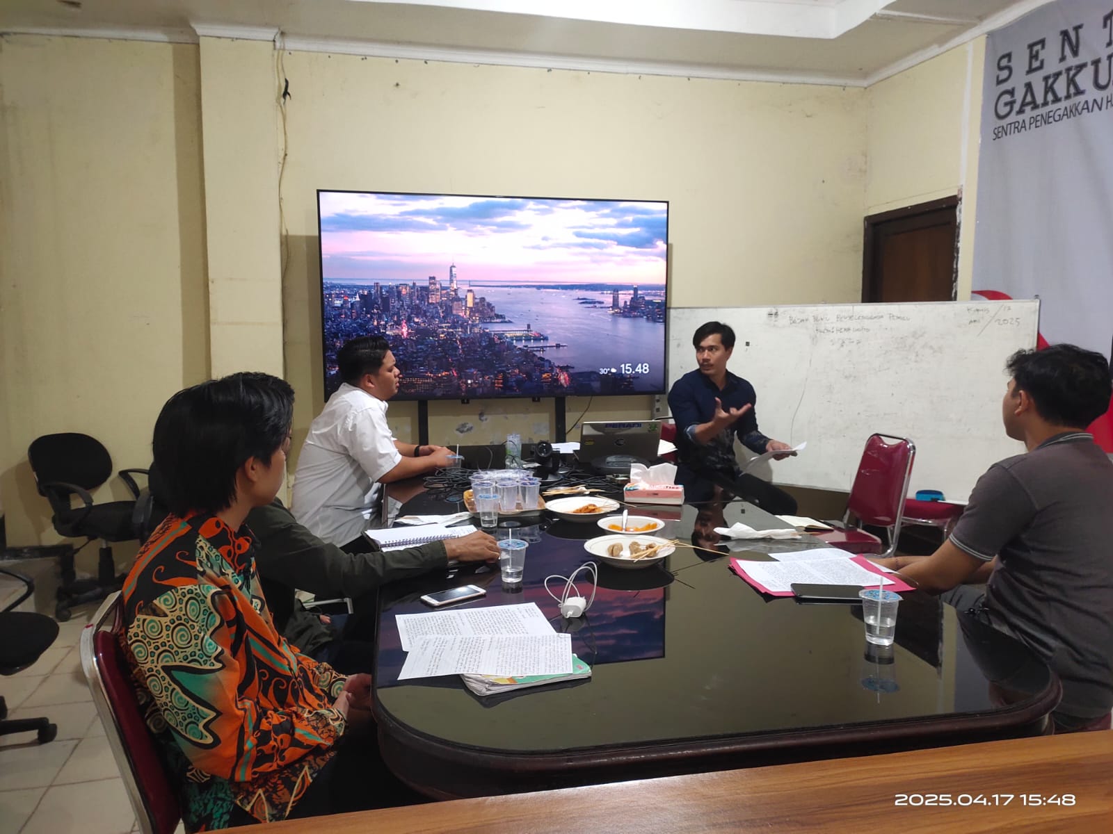 Bedah Buku Penyelenggara Pemilu Bersama Ketua Bawaslu Kota Bogor