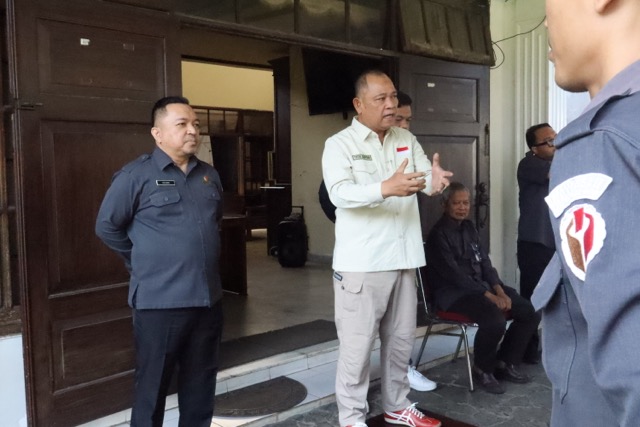 Anggota Bawaslu RI, Totok Hariyono Pimpin Apel Pagi Rutin di Bawaslu Kota Bogor