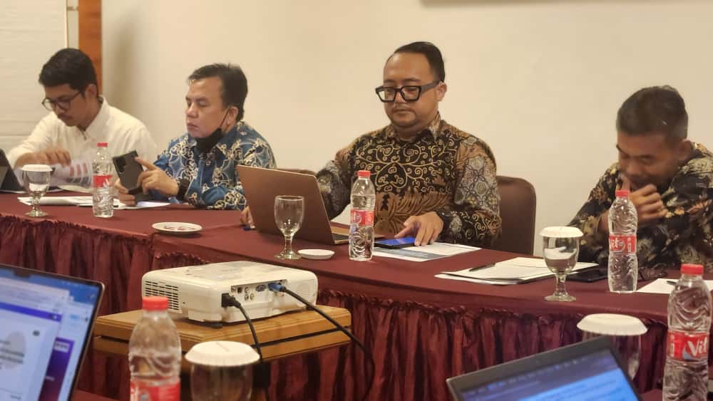 Anggota Bawaslu Kota Bogor, Firman Wijaya Paparkan Pengawasan Pemilu dalam FGD yang diselenggarakan IPB