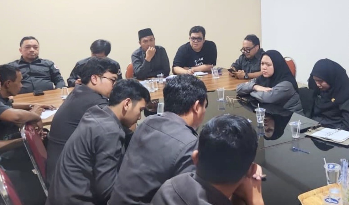 Bawaslu Kota Bogor Beserta Jajaran Sekretariat Gelar Rapat Rutin Membahas Program dan Rencana Kerja Kedepan