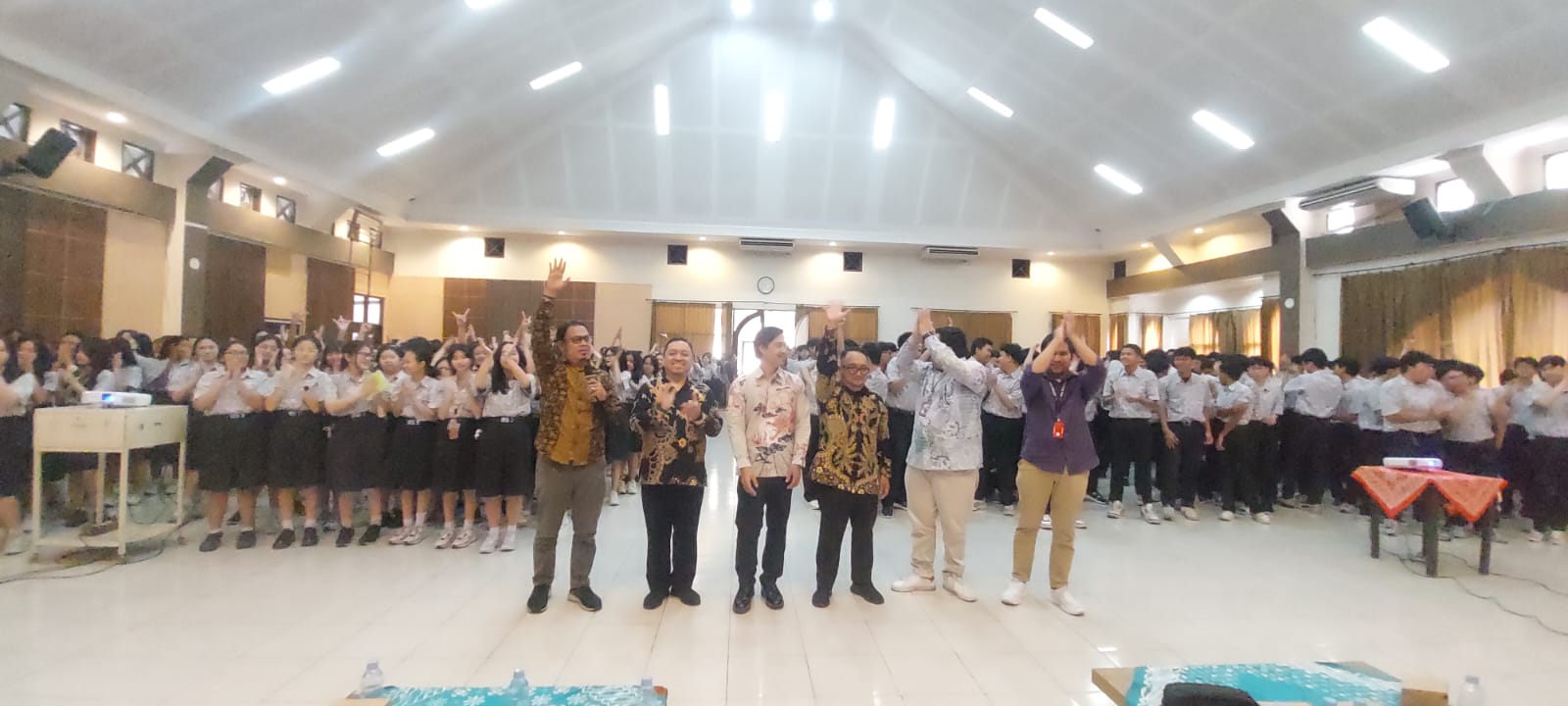 Bawaslu Kota Bogor Bangun Kesadaran Politik Pelajar Melalui Program Mengajar di SMA Budi Mulia