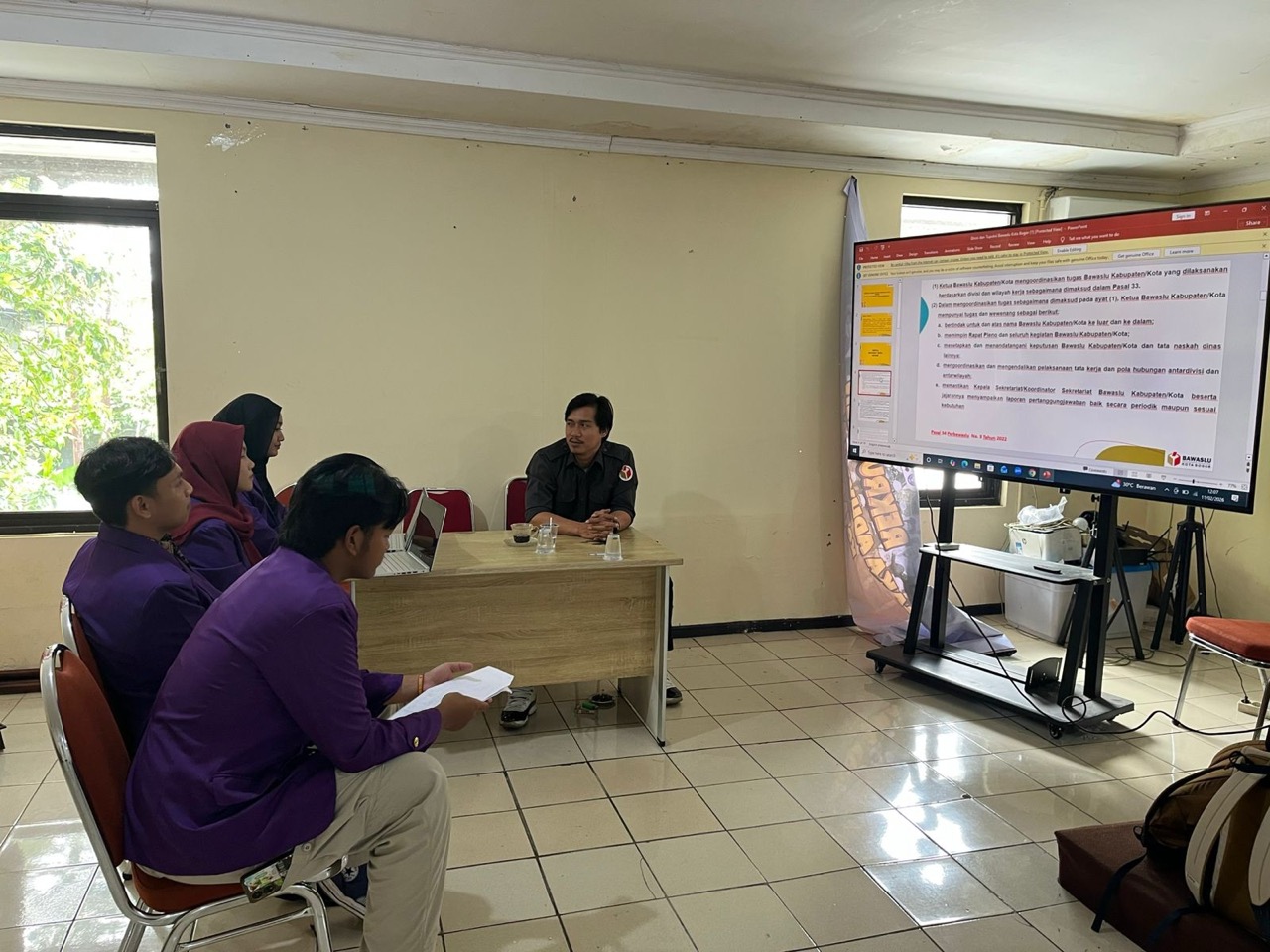 Ketua Bawaslu Kota Bogor, Mengedukasi Mahasiswa Magang tentang Bawaslu