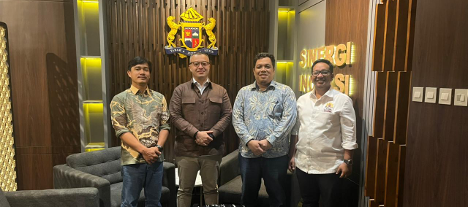 Perkuat Silaturahmi, Ketua dan Anggota Bawaslu Kota Bogor Hadiri Buka Puasa Bersama KADIN Kota Bogor