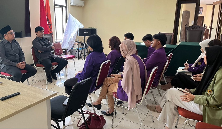 Pimpinan Bawaslu Kota Bogor Ajak Peserta Magang Untuk Berdiskusi Tentang Kepemiluan