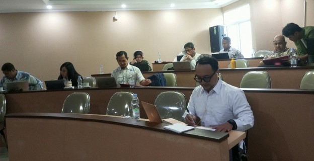 Kordiv. HPS Bawaslu Kota Bogor, Firman Wijaya Menjadi Juri Pada Babak 8 Besar UNIDA Law Fair 2026