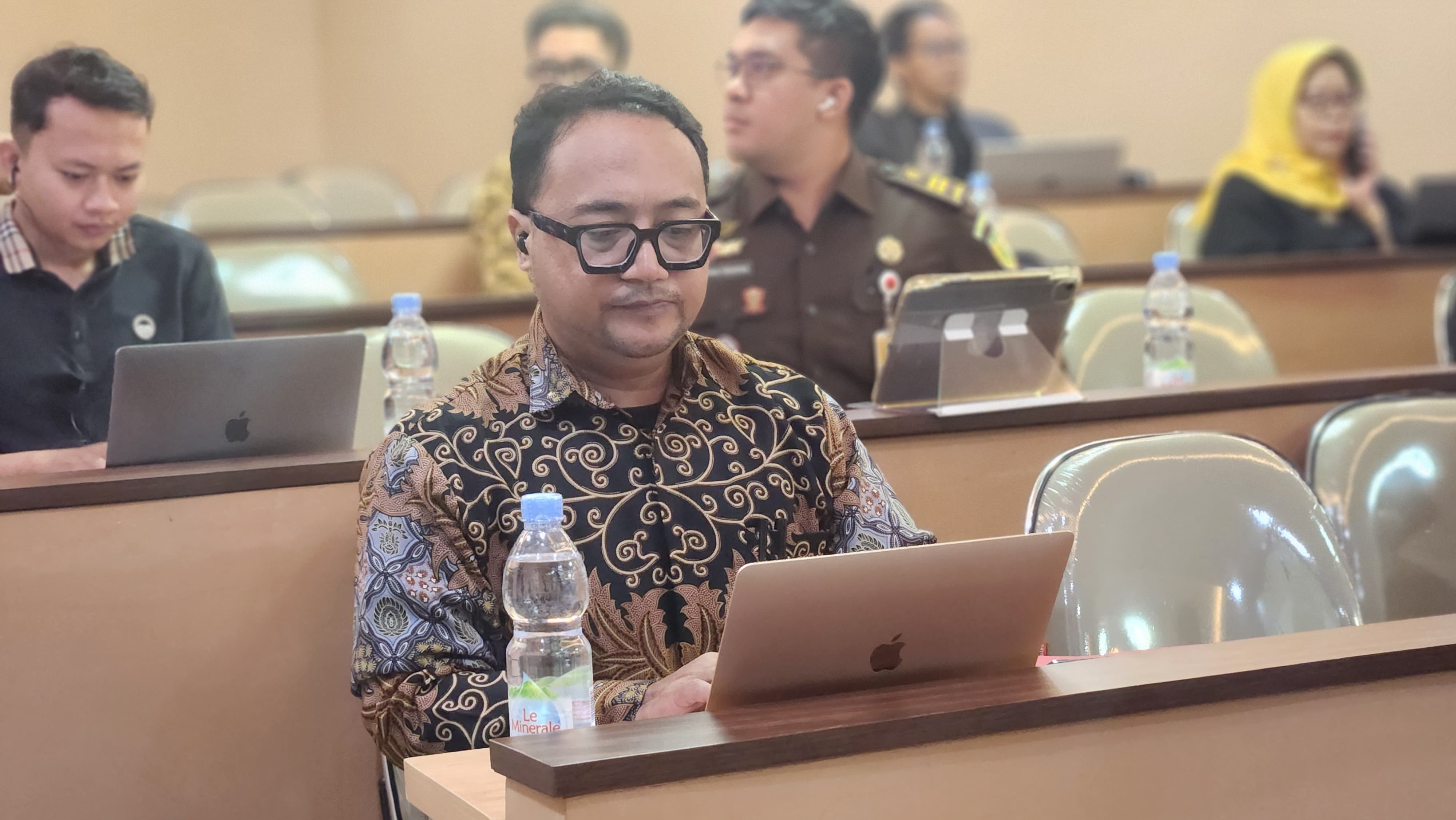 Anggota Bawaslu Kota Bogor, Firman Wijaya menjadi Dewan Juri Pada UNIDA Law Fair 2026