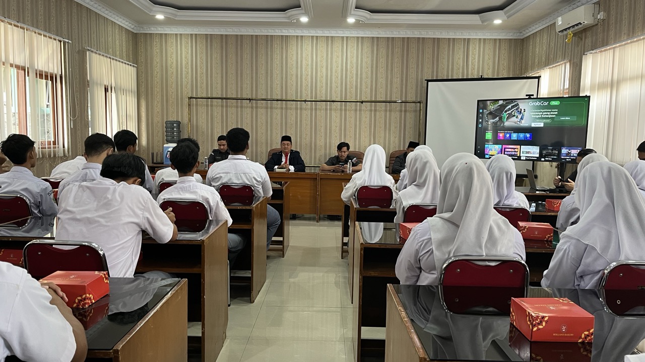 Bawaslu Mengajar, Pemilih Pemula Diajak Kawal Demokrasi