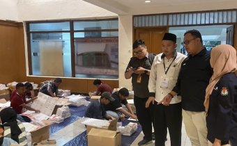 Hari Pertama Sortir Lipat Surat Suara, Bawaslu Kota Bogor Lakukan Pengawasan