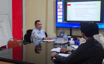 Salman Alfarisi, Anggota Bawaslu Kota Bogor Berikan Materi Kompetensi Dasar Pengawas Pemilu Kepada Kelas Magang Mahasiswa Fakultas Hukum Universitas Pakuan Bogor