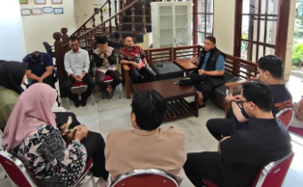 Kordiv. SDMOD Bawaslu Kota Bogor, Salman Alfarisi Berikan Tausiah Pada Kegiatan Jumat Qolbu