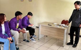 Ketua Bawaslu Kota Bogor Pandu Diskusi Kepemiluan Bersama Peserta Magang