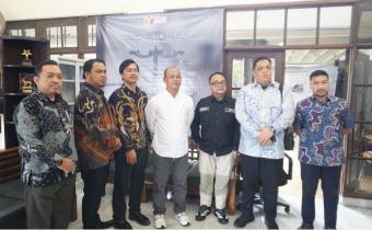 Kordiv. Hukum, Humas, dan Datin Bawaslu Provinsi Jawa Barat, Muamarullah Resmikan Klinik Hukum Bawaslu Kota Bogor